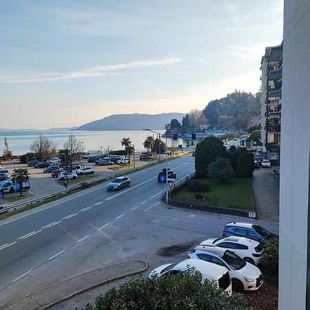 Appartamento Chic Vista Lago - Casa Janis Verbania Eksteriør billede