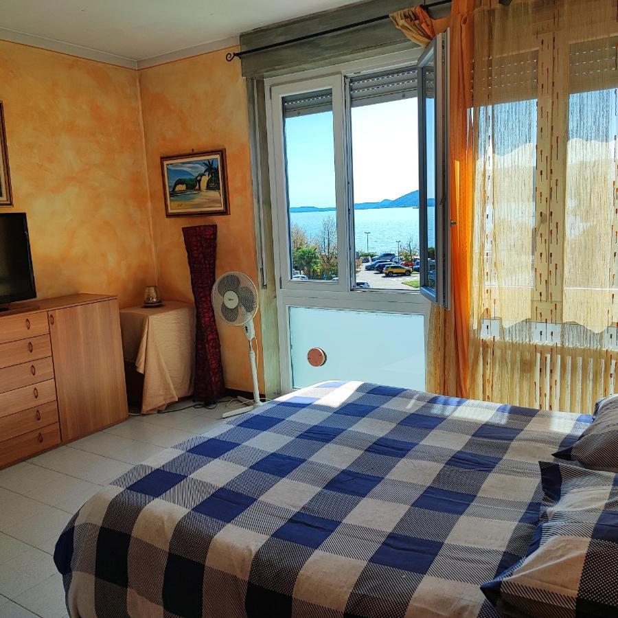 Appartamento Chic Vista Lago - Casa Janis Verbania Eksteriør billede