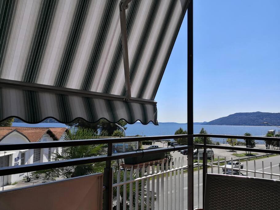 Appartamento Chic Vista Lago - Casa Janis Verbania Eksteriør billede