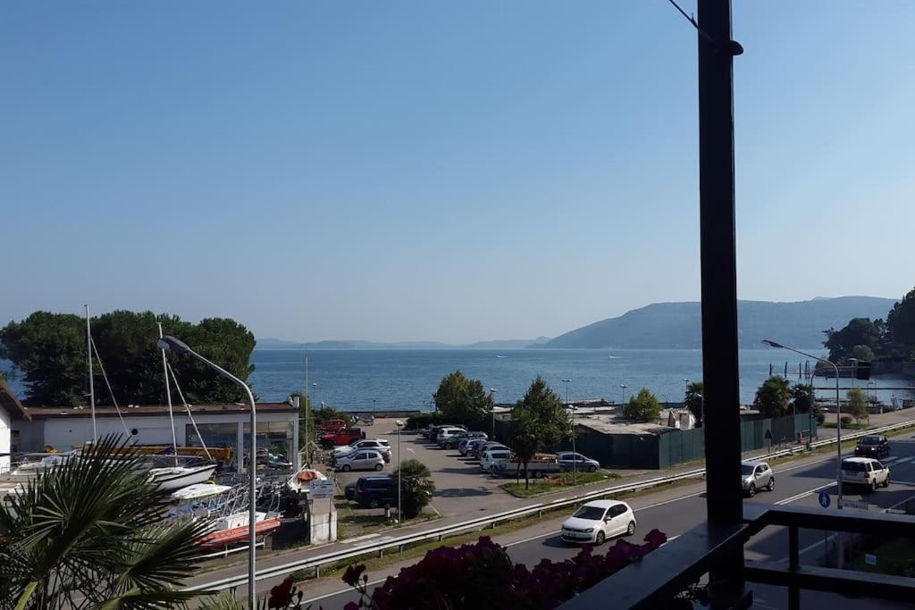 Appartamento Chic Vista Lago - Casa Janis Verbania Eksteriør billede