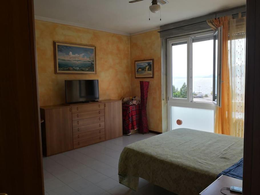 Appartamento Chic Vista Lago - Casa Janis Verbania Eksteriør billede